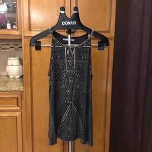 Maurice’s Cute Tank great for Layering.  Rose gold accent color on front. NWOT